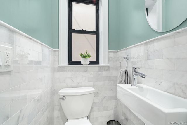 1163 Rhinelander Avenue, Bronx, NY 10461