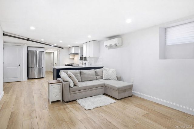 1163 Rhinelander Avenue, Bronx, NY 10461