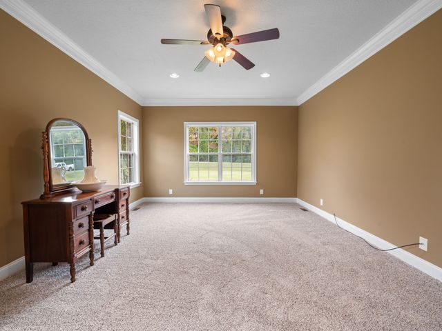 650 Dixie Bee Rd, Clarksville, TN 37043