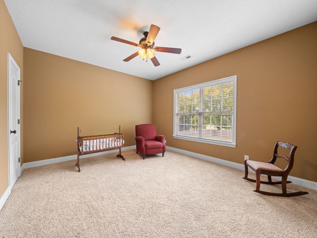 650 Dixie Bee Rd, Clarksville, TN 37043