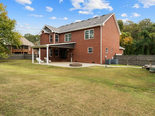 650 Dixie Bee Rd, Clarksville, TN 37043