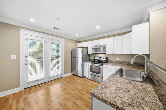 1725 Harvey Mitchell Parkway 126, College Station, TX 77840