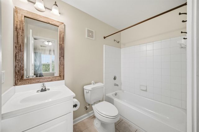 1725 Harvey Mitchell Parkway 126, College Station, TX 77840