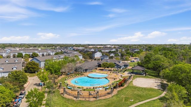 1725 Harvey Mitchell Parkway 126, College Station, TX 77840