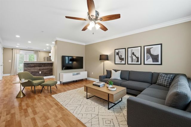 1725 Harvey Mitchell Parkway 126, College Station, TX 77840