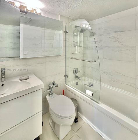 1500 Bay Road 820S, Miami Beach, FL 33139