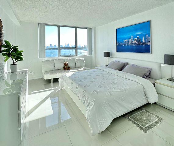 1500 Bay Road 820S, Miami Beach, FL 33139