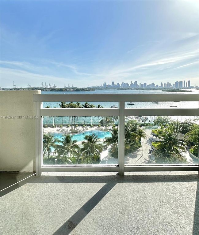 1500 Bay Road 820S, Miami Beach, FL 33139