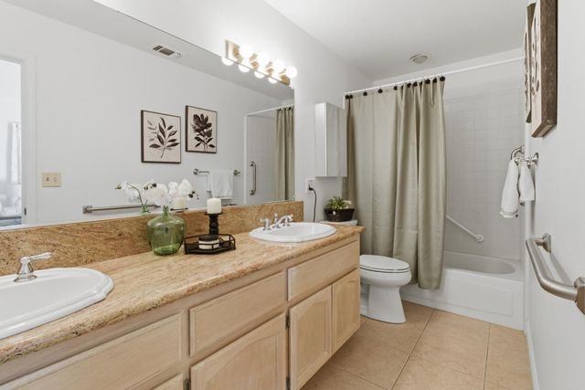 4824 Taylor St, Sacramento, CA 95838