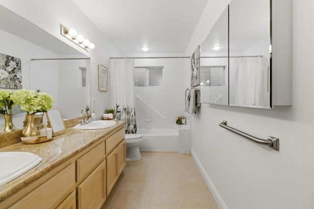 4824 Taylor St, Sacramento, CA 95838