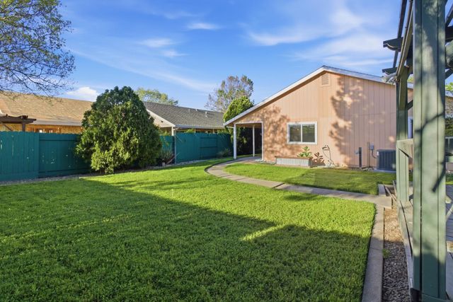 4824 Taylor St, Sacramento, CA 95838