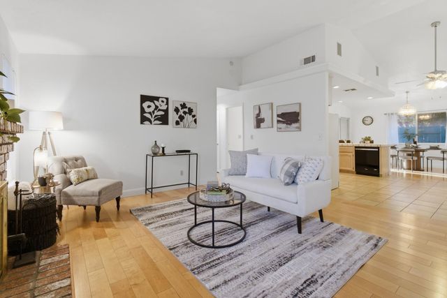 4824 Taylor St, Sacramento, CA 95838