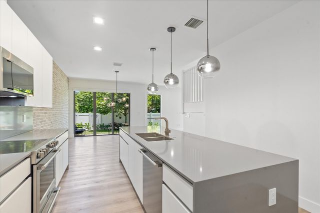 341 SW 16th Court, Fort Lauderdale, FL 33315