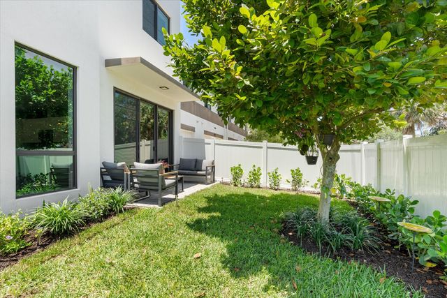 341 SW 16th Court, Fort Lauderdale, FL 33315