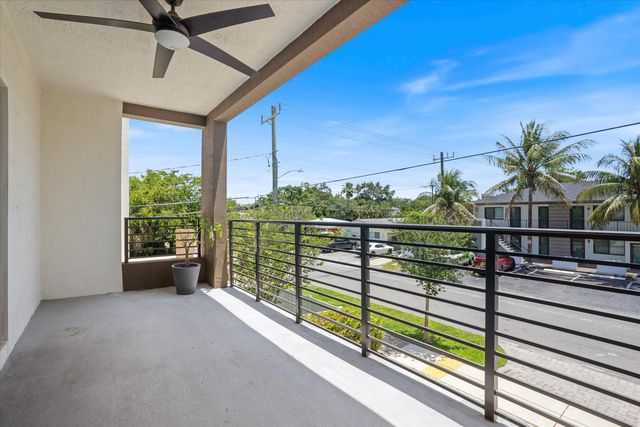 341 SW 16th Court, Fort Lauderdale, FL 33315
