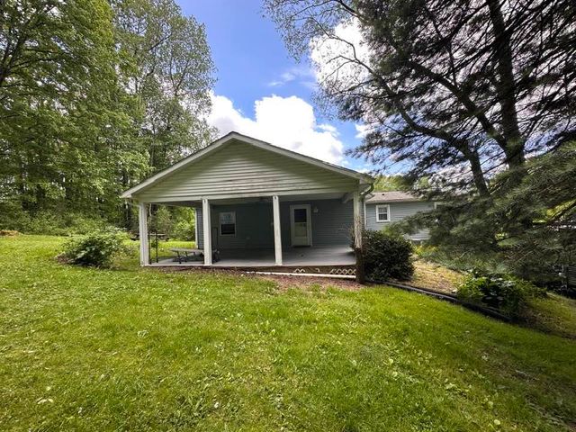 11597 97 Route N, Waterford, PA 16441
