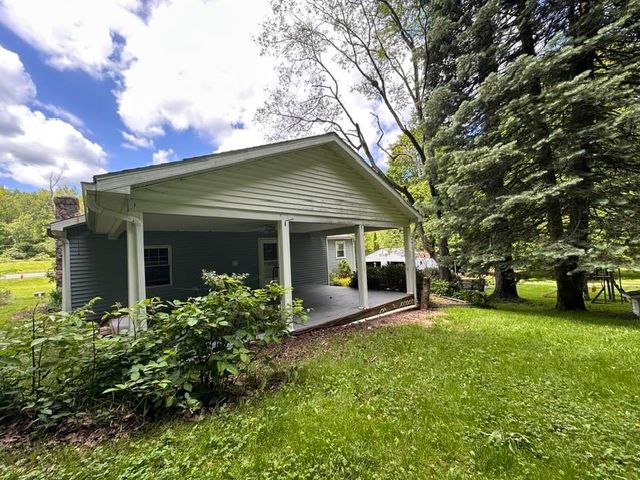 11597 97 Route N, Waterford, PA 16441