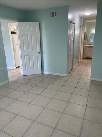 6821 SW 129th Avenue 7, Miami, FL 33183
