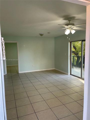 6821 SW 129th Avenue 7, Miami, FL 33183