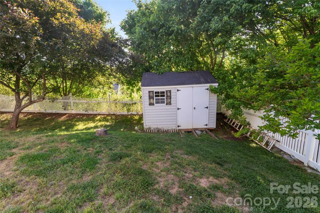 317 Ashton Bluff Circle, Mount Holly, NC 28120