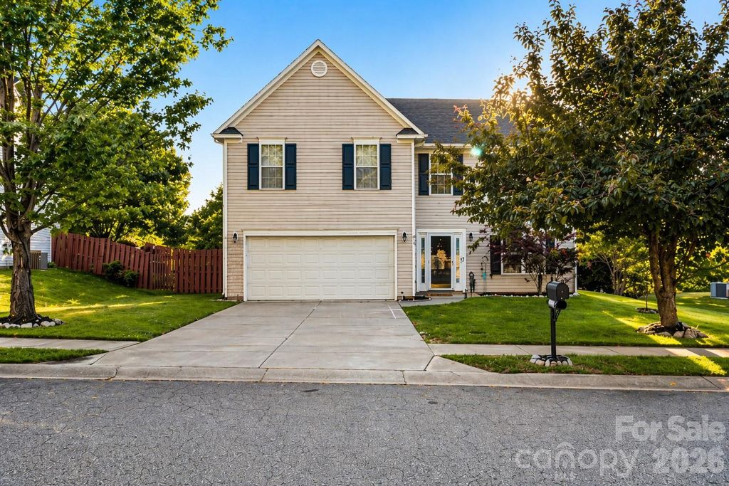 317 Ashton Bluff Circle, Mount Holly, NC 28120
