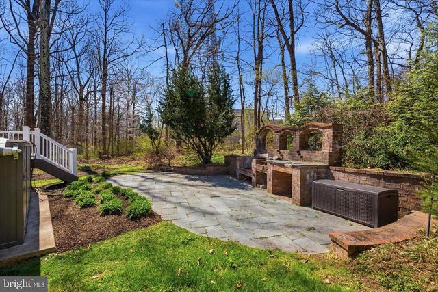1052 W VALLEY HILL RD, Malvern, PA 19355