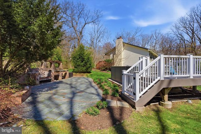 1052 W VALLEY HILL RD, Malvern, PA 19355