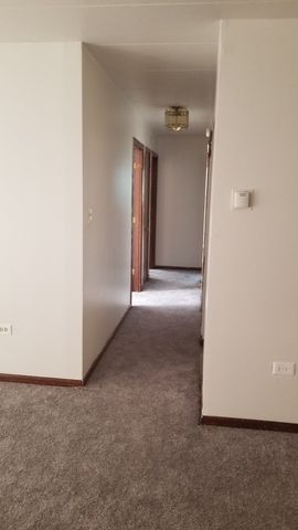 18550 Torrence Avenue 19, Lansing, IL 60438