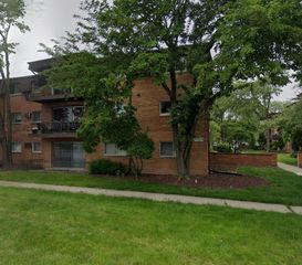 18550 Torrence Avenue 19, Lansing, IL 60438