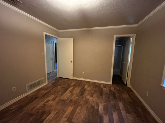 928 Vz County Road 3828, Wills Point, TX 75169