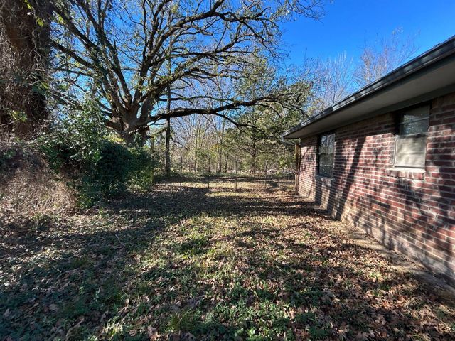 928 Vz County Road 3828, Wills Point, TX 75169