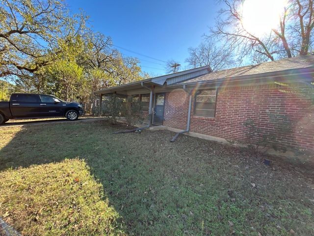 928 Vz County Road 3828, Wills Point, TX 75169