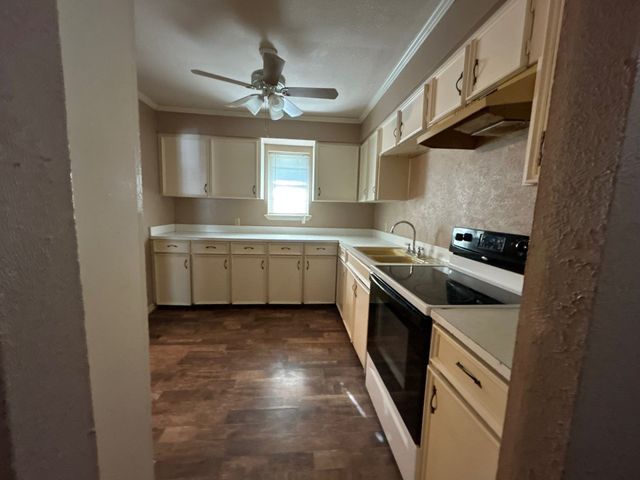 928 Vz County Road 3828, Wills Point, TX 75169