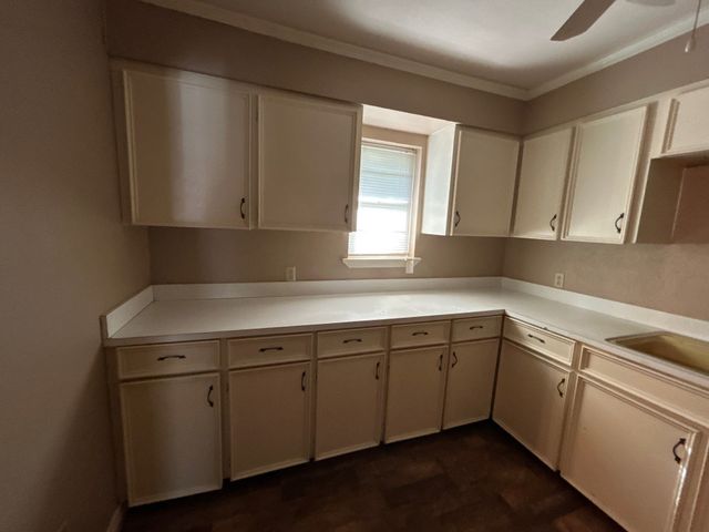 928 Vz County Road 3828, Wills Point, TX 75169