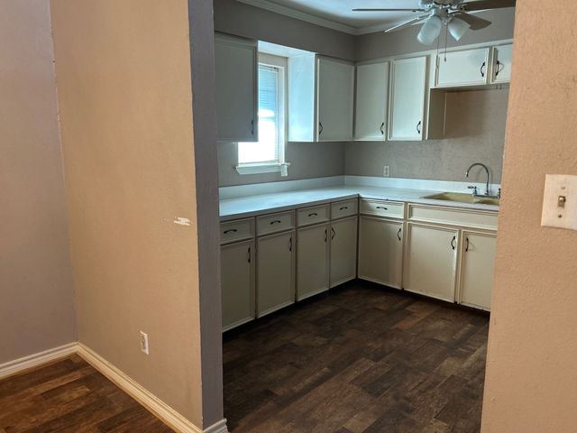 928 Vz County Road 3828, Wills Point, TX 75169