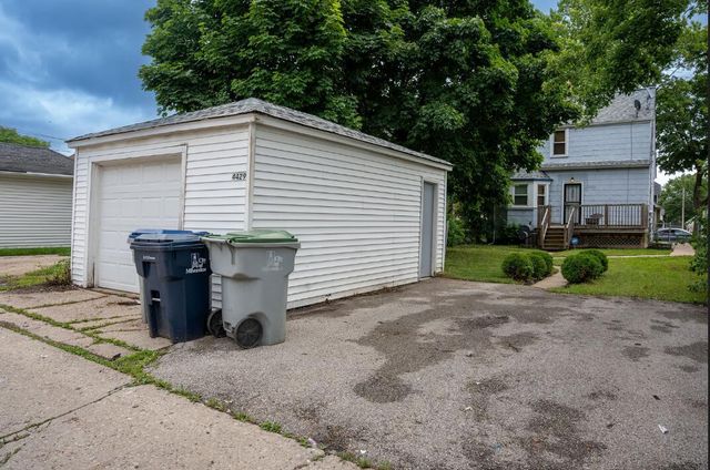 4429 N 56th STREET, Milwaukee, WI 53218