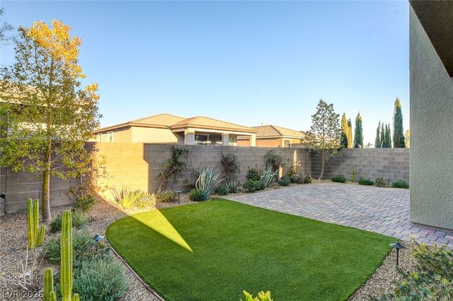 888 Haven Oaks Place, Las Vegas, NV 89138