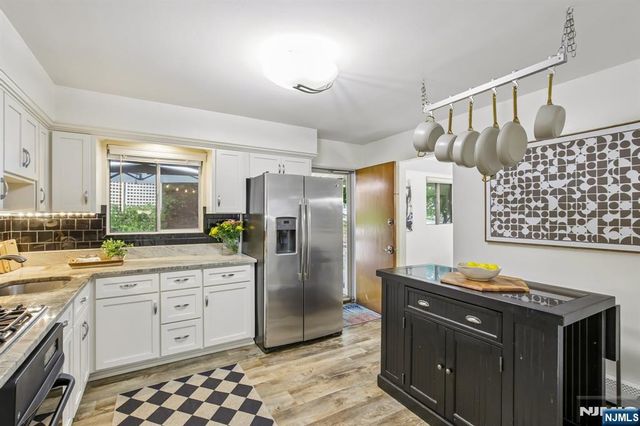 5 The Glen, Cedar Grove, NJ 07009