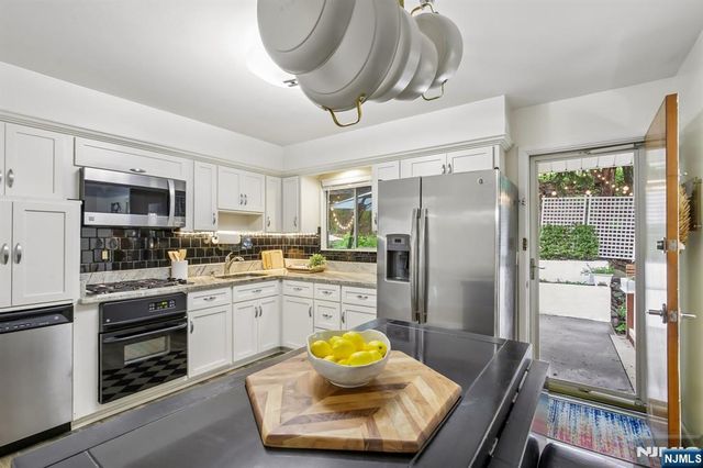 5 The Glen, Cedar Grove, NJ 07009