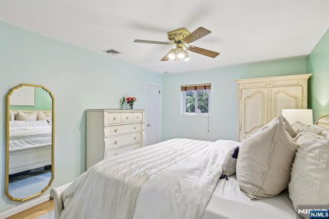 5 The Glen, Cedar Grove, NJ 07009