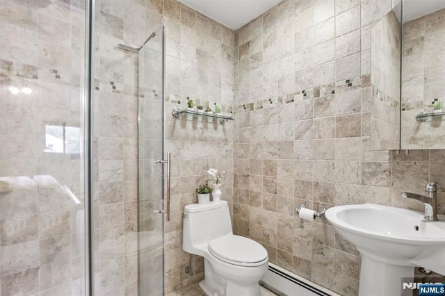 5 The Glen, Cedar Grove, NJ 07009