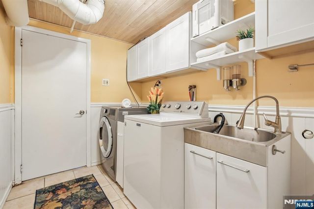 5 The Glen, Cedar Grove, NJ 07009