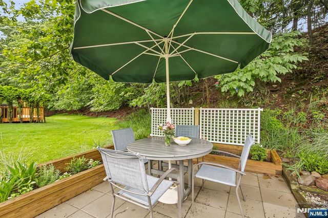 5 The Glen, Cedar Grove, NJ 07009
