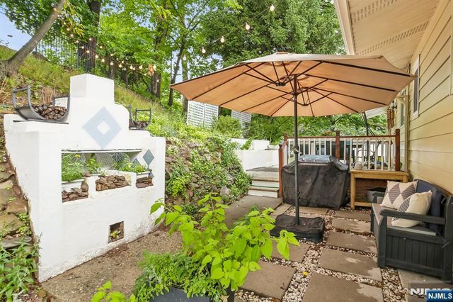 5 The Glen, Cedar Grove, NJ 07009