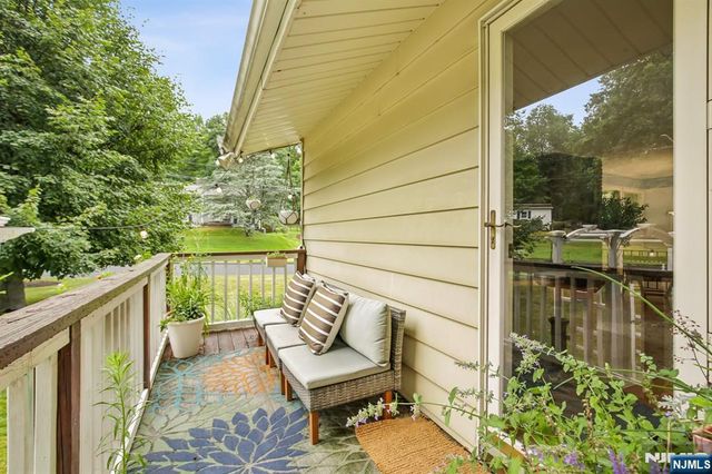 5 The Glen, Cedar Grove, NJ 07009