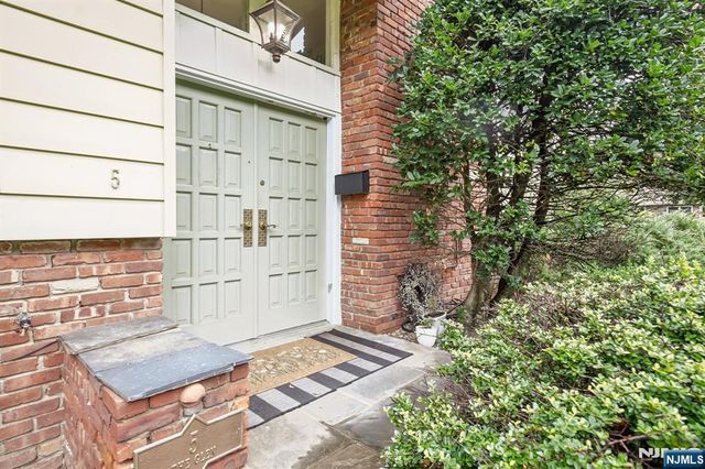 5 The Glen, Cedar Grove, NJ 07009