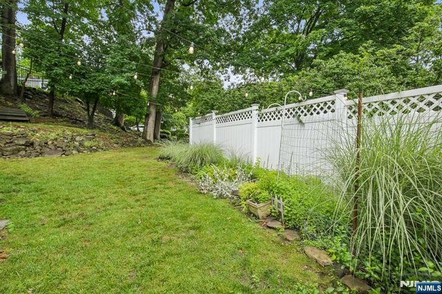5 The Glen, Cedar Grove, NJ 07009