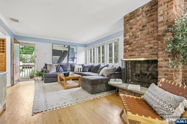 5 The Glen, Cedar Grove, NJ 07009