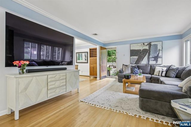 5 The Glen, Cedar Grove, NJ 07009