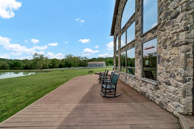 42 May Hollow Road, Tollesboro, KY 41189